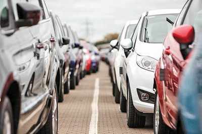 موافقت مجلس با واردات خودرو دست دوم از مناطق آزاد کشور-امداد باتری